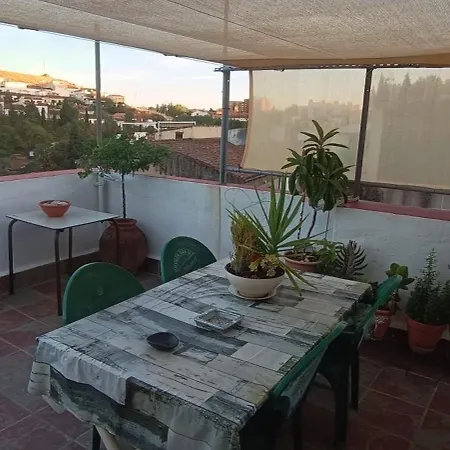 Turístico Muralla De * Caces